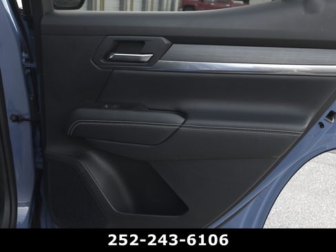 Used 2025 GMC Terrain Elevation image 32