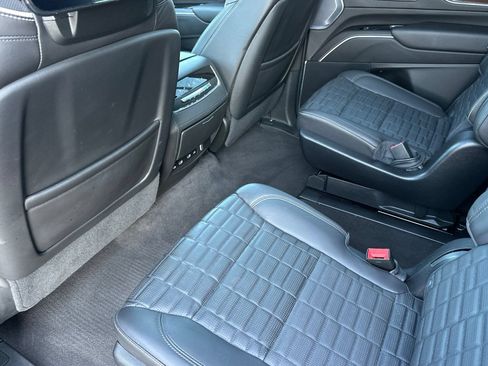 Certified 2024 Cadillac Escalade Premium Luxury Platinum AWD/4WD image 14
