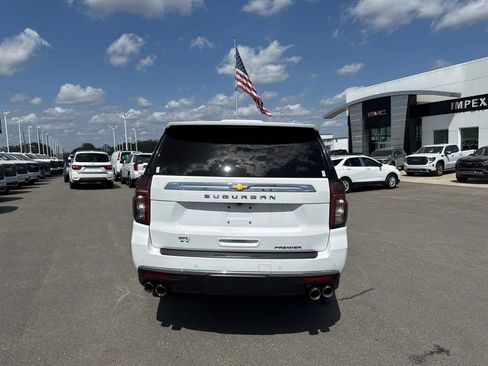 Used 2023 Chevrolet Suburban Premier AWD/4WD image 4