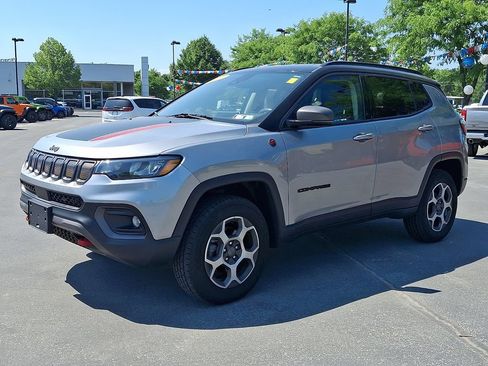 Certified 2022 Jeep Compass Trailhawk AWD/4WD image 3