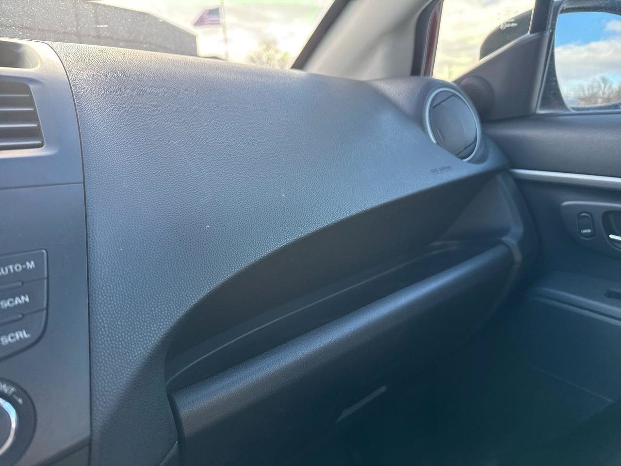 Used 2012 MAZDA MAZDA5 Sport FWD image 20
