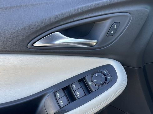 Used 2023 Buick Encore GX Select image 11