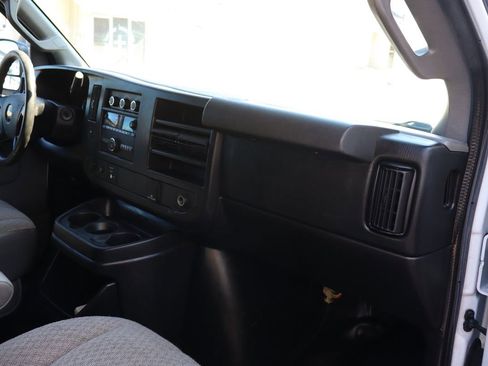 Used 2016 Chevrolet Express 2500 image 19