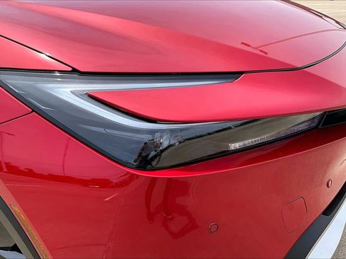 New 2026 Toyota Prius Plug-In Hybrid FWD image 13