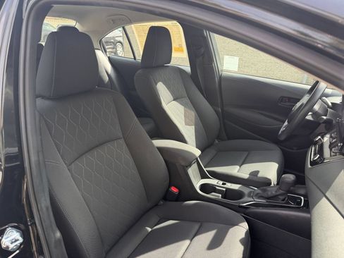 Used 2025 Toyota Corolla LE FWD image 34