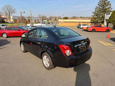 Used 2014 Chevrolet Sonic LT image 4