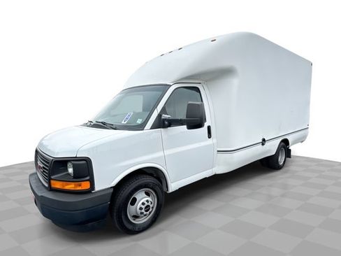 Used 2017 GMC Savana 3500 RWD image 1