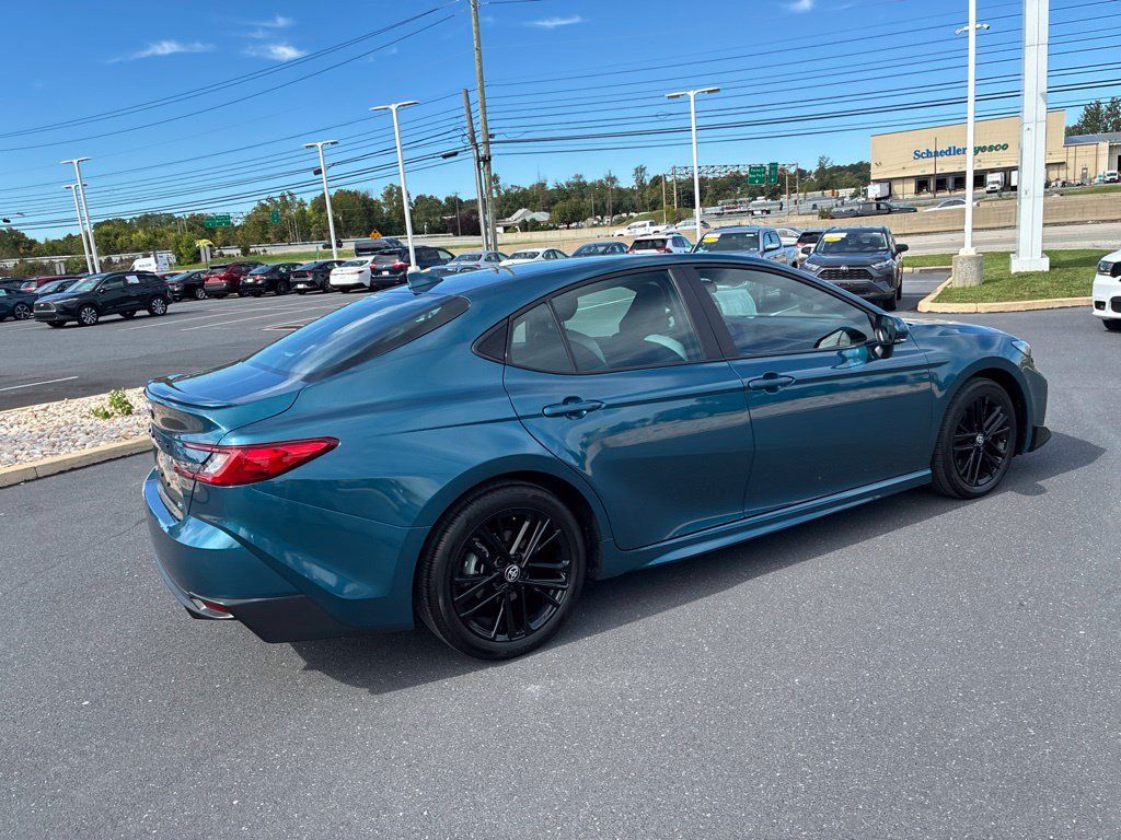 Used 2025 Toyota Camry SE FWD image 8