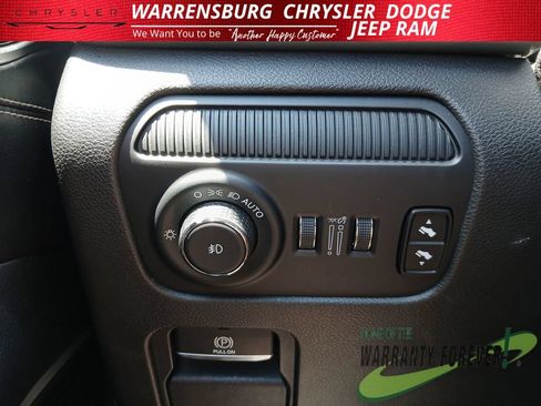 Used 2024 Jeep Wagoneer Series II AWD/4WD image 33
