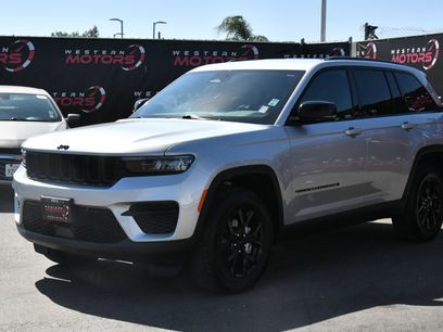 Used 2025 Jeep Grand Cherokee Altitude