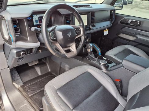 Used 2023 Ford Bronco Black Diamond w/ Sasquatch Package AWD/4WD image 17