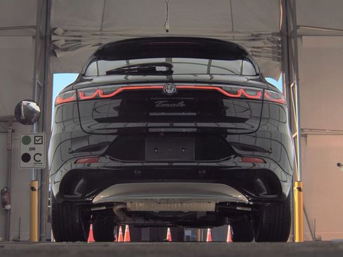 Used 2024 Alfa Romeo Tonale Ti w/ Premium Interior Package image 23