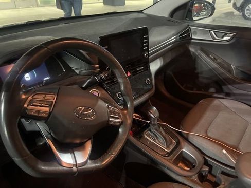 Used 2020 Hyundai Ioniq SE image 12