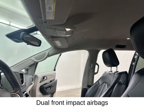 Used 2024 Chrysler Pacifica Touring-L FWD image 34