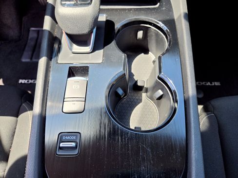 Used 2023 Nissan Rogue S FWD image 16