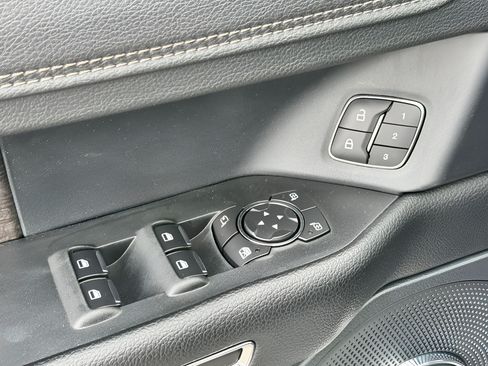 Used 2021 Ford Expedition Limited AWD/4WD image 29