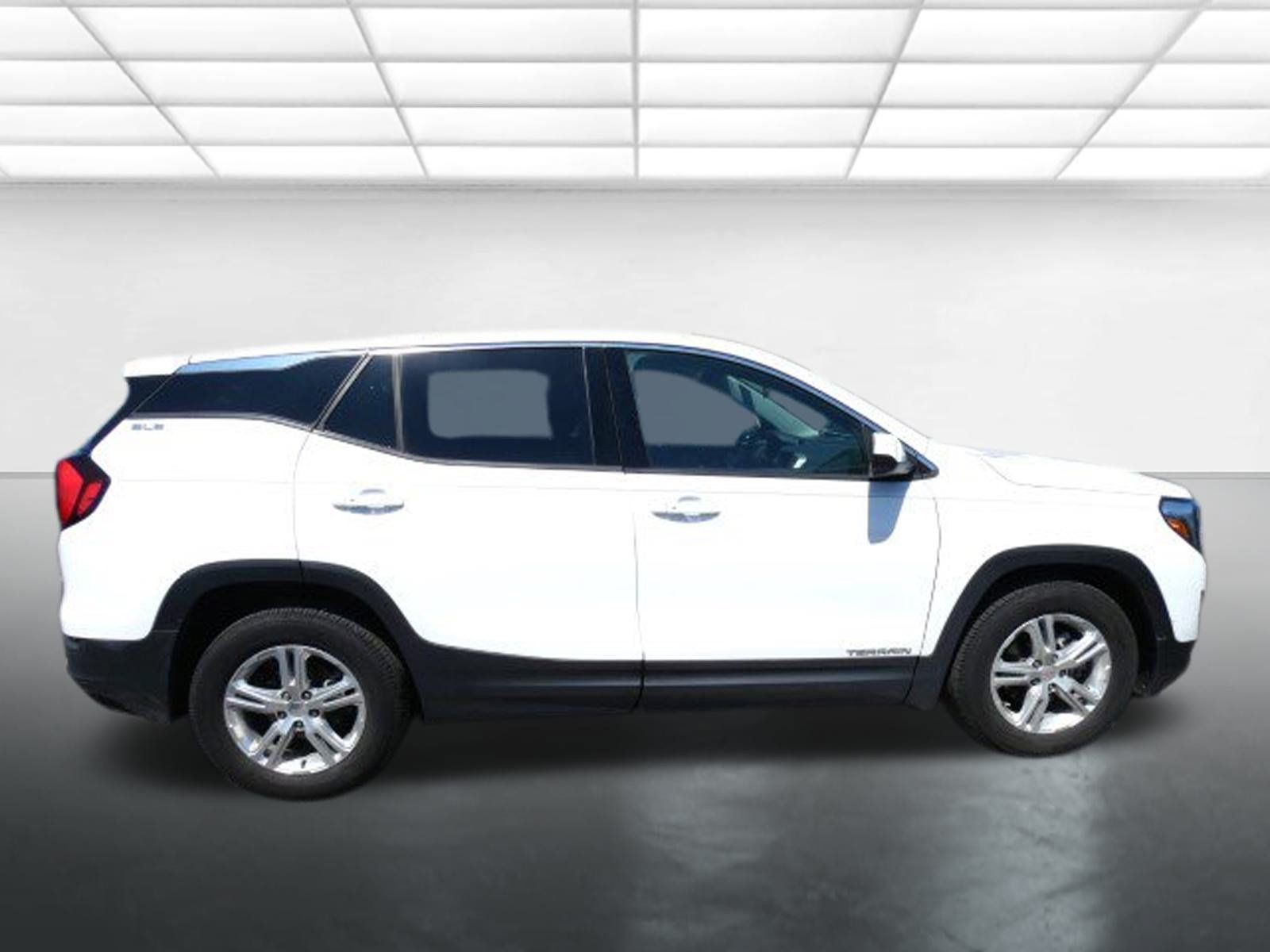 Used 2020 GMC Terrain SLE FWD image 4