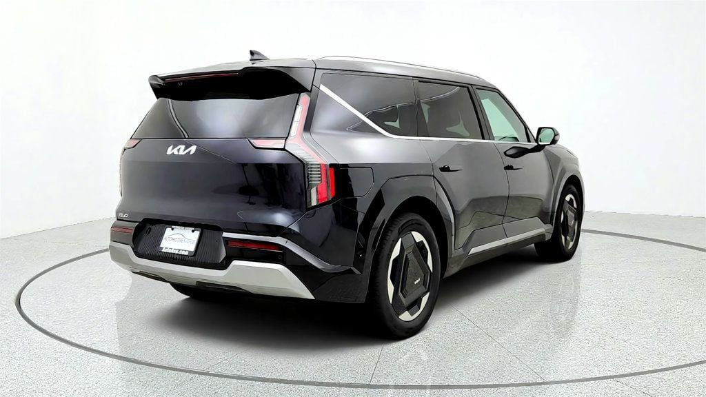 Used 2026 Kia EV9 Land AWD/4WD image 5