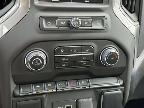 Used 2023 Chevrolet Silverado 1500 Custom image 11