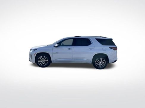 Used 2023 Chevrolet Traverse High Country AWD/4WD image 2