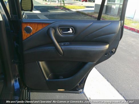 Used 2015 INFINITI QX80 2WD w/ Deluxe Technology Package image 28