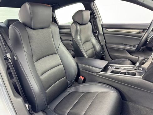 Used 2018 Honda Accord Sport image 32