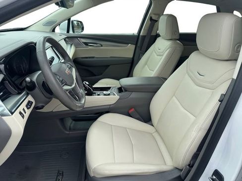 Used 2022 Cadillac XT5 Premium Luxury w/ Technology Package image 10