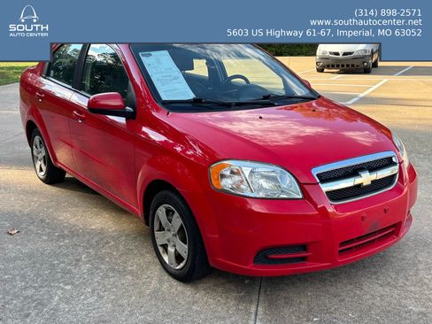 Used 2010 Chevrolet Aveo LT image 3