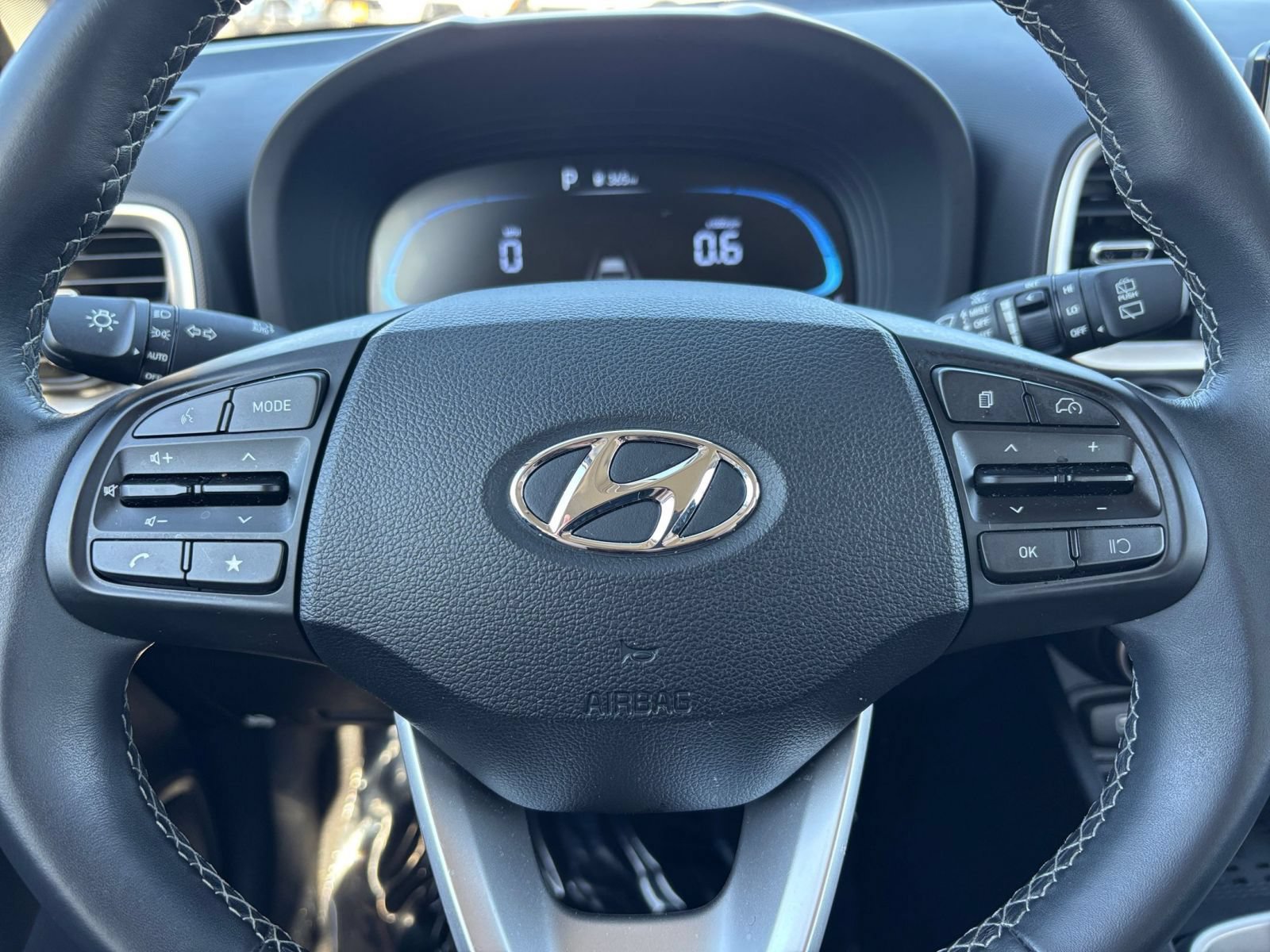 Used 2026 Hyundai Venue SEL FWD image 27