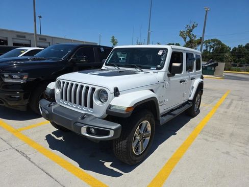 Used 2022 Jeep Wrangler Unlimited Sahara w/ LED Lighting Group AWD/4WD image 23