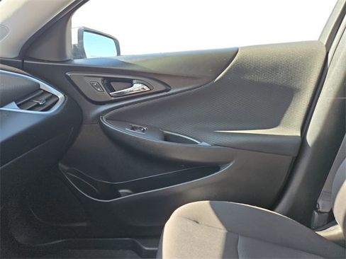 Used 2022 Chevrolet Malibu LT image 11