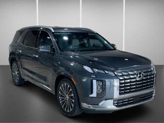 Used 2023 Hyundai Palisade Calligraphy w/ Cargo Package FWD video 2