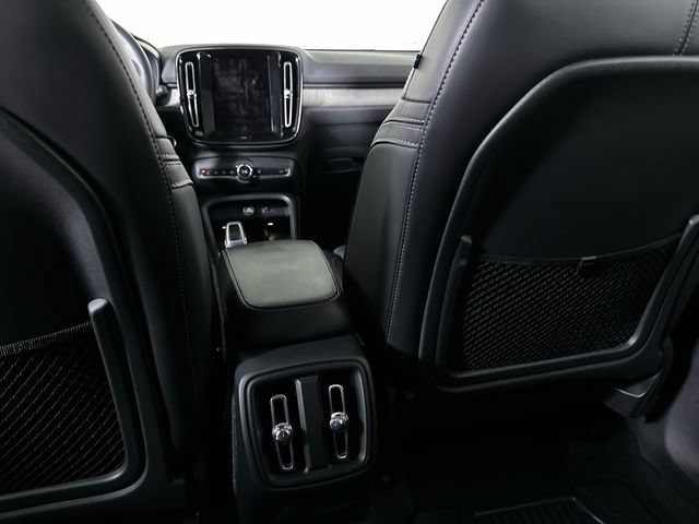 Used 2023 Volvo XC40 B5 Plus AWD/4WD image 22