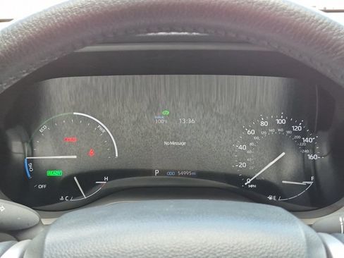 Used 2024 Toyota Sienna XLE FWD image 11