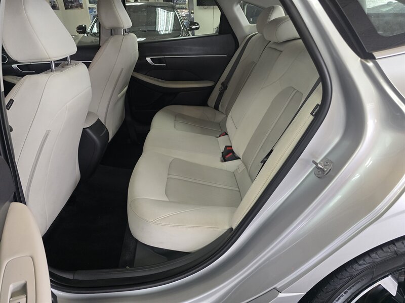 Used 2025 Hyundai Sonata SEL FWD image 11