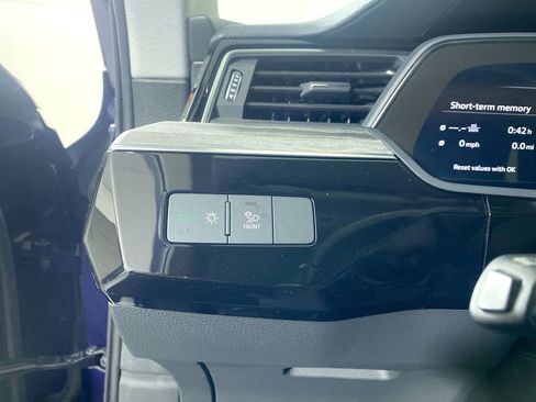 Used 2021 Audi e-tron Premium w/ Convenience Plus Package image 14