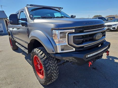 Used 2022 Ford F350 Platinum w/ Tremor Off-Road Package image 11
