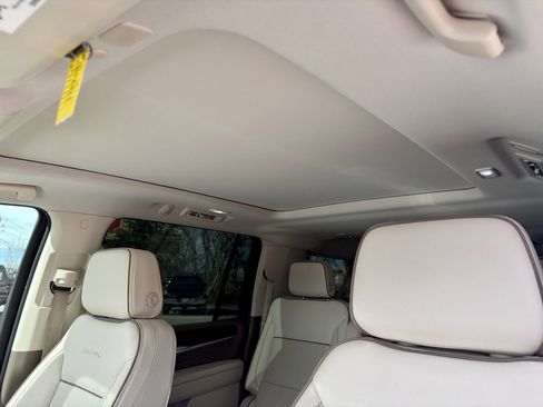 Used 2023 GMC Yukon XL Denali image 28