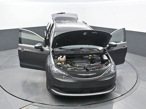 Used 2023 Chrysler Voyager LX FWD image 68