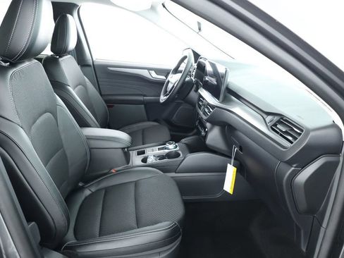 Used 2025 Ford Escape SE image 22