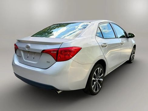 Used 2018 Toyota Corolla SE FWD image 4
