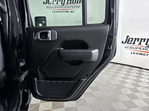 Used 2024 Jeep Wrangler Unlimited Sport AWD/4WD image 23