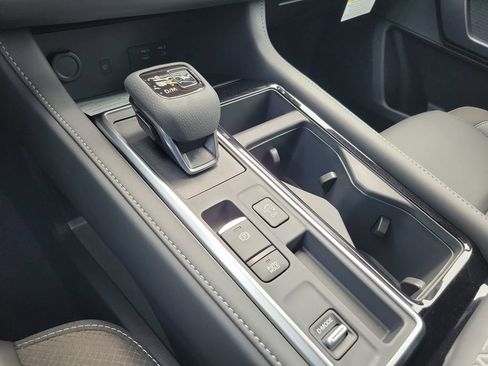 New 2026 Nissan Pathfinder SL FWD image 11