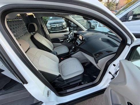 Used 2019 Ford Transit Connect XLT w/ Driver-Assist Package FWD image 27