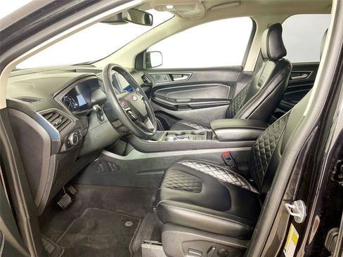 Used 2023 Ford Edge Titanium image 11