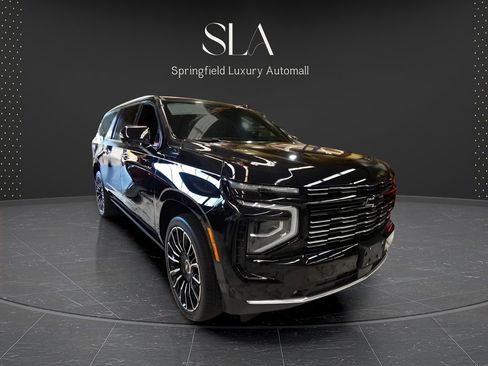 Used 2025 Chevrolet Suburban High Country image 1