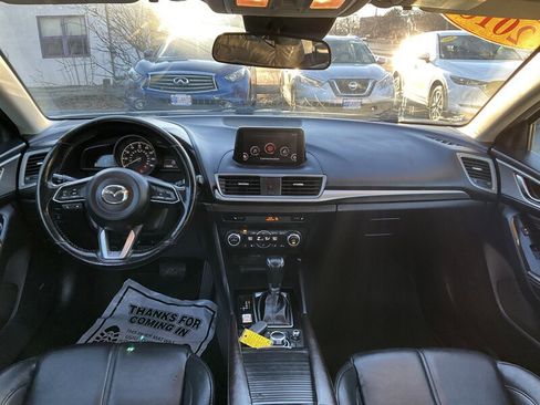 Used 2018 MAZDA MAZDA3 Touring image 12