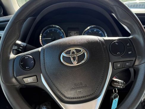 Used 2017 Toyota Corolla LE FWD image 14