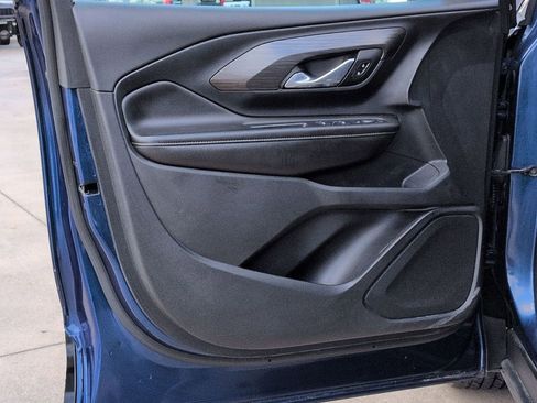 Used 2022 GMC Terrain SLE w/ Driver Convenience Package image 6