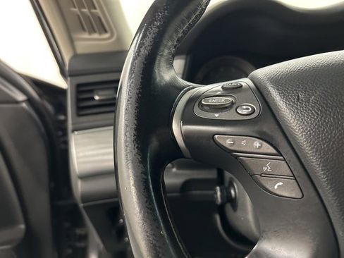 Used 2017 INFINITI Q70 L 3.7 image 9